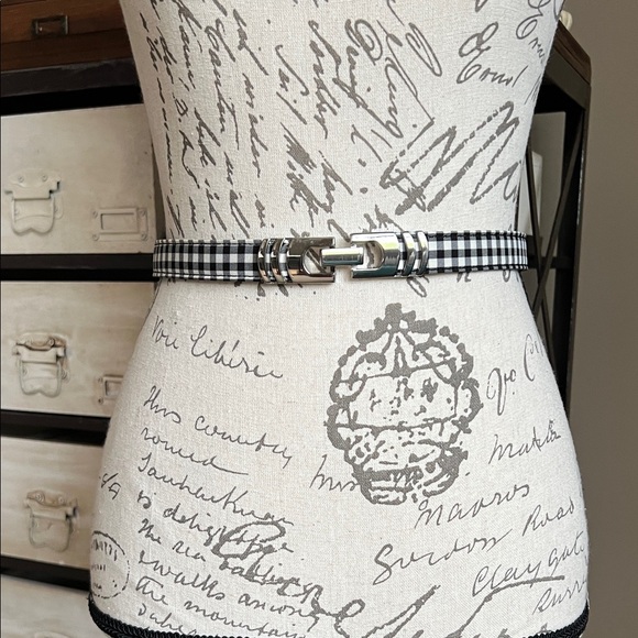 White House Black Market Accessories - White House Black Market Black and White Gingham Checkered Stretch Belt Sz M